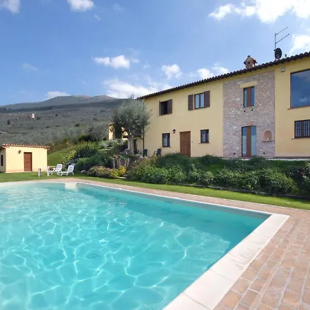 Agriturismo In The Hills, Private Terrace, Swimming Pool And Beautiful View Trevi