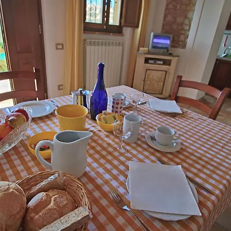 Agriturismo In The Hills, Private Terrace, Swimming Pool And Beautiful View Trevi